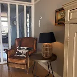 Beachside Apartman *